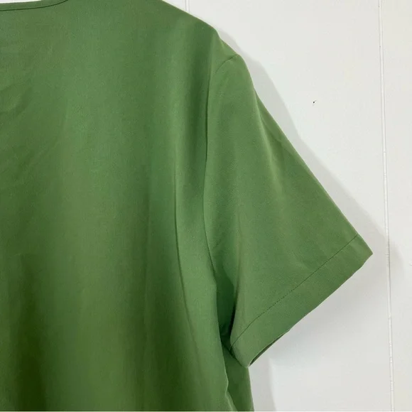 Figs Green Leon Scrub Top - Picture 13 of 15